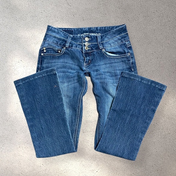 ALMOST FAMOUS LOW RISE BOOTCUT JEANS - Picture 3 of 5